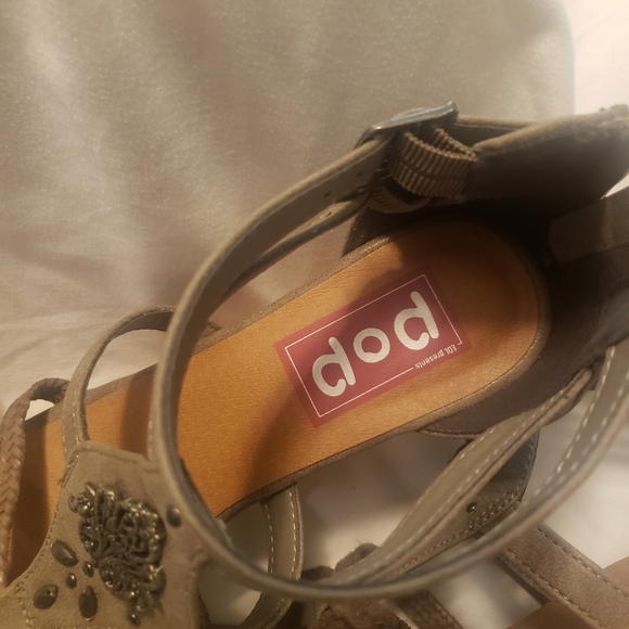 pop Platform Wedge Sandals Grey Distress NWOT - Picture 8 of 9